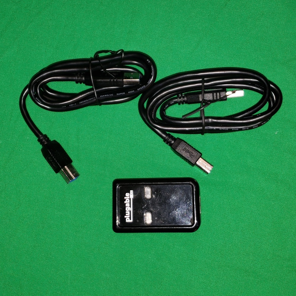 Plugable USB 3.0 Sharing Switch with Two USB 3.0 Cables